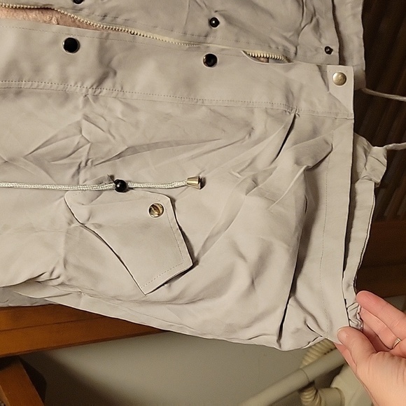 Women's Gray Coat Pink Fur Trim 23" Underarm x 24: Hip x 29" Shoulder/Hem 2xl - Picture 5 of 11